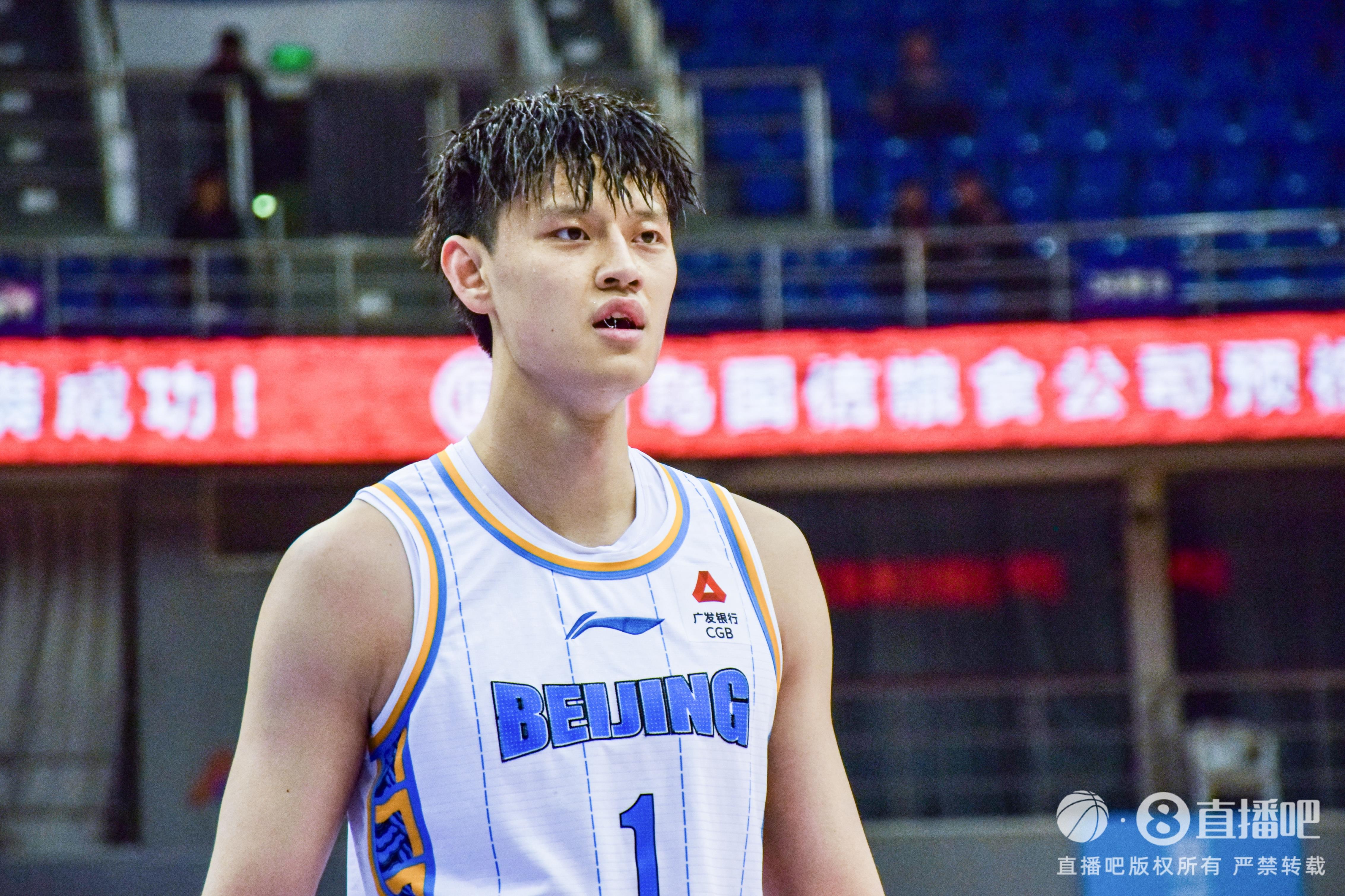 7次大帽相當(dāng)炸裂！曾凡博替補砍16分7板7帽 大帽絕殺遼寧！